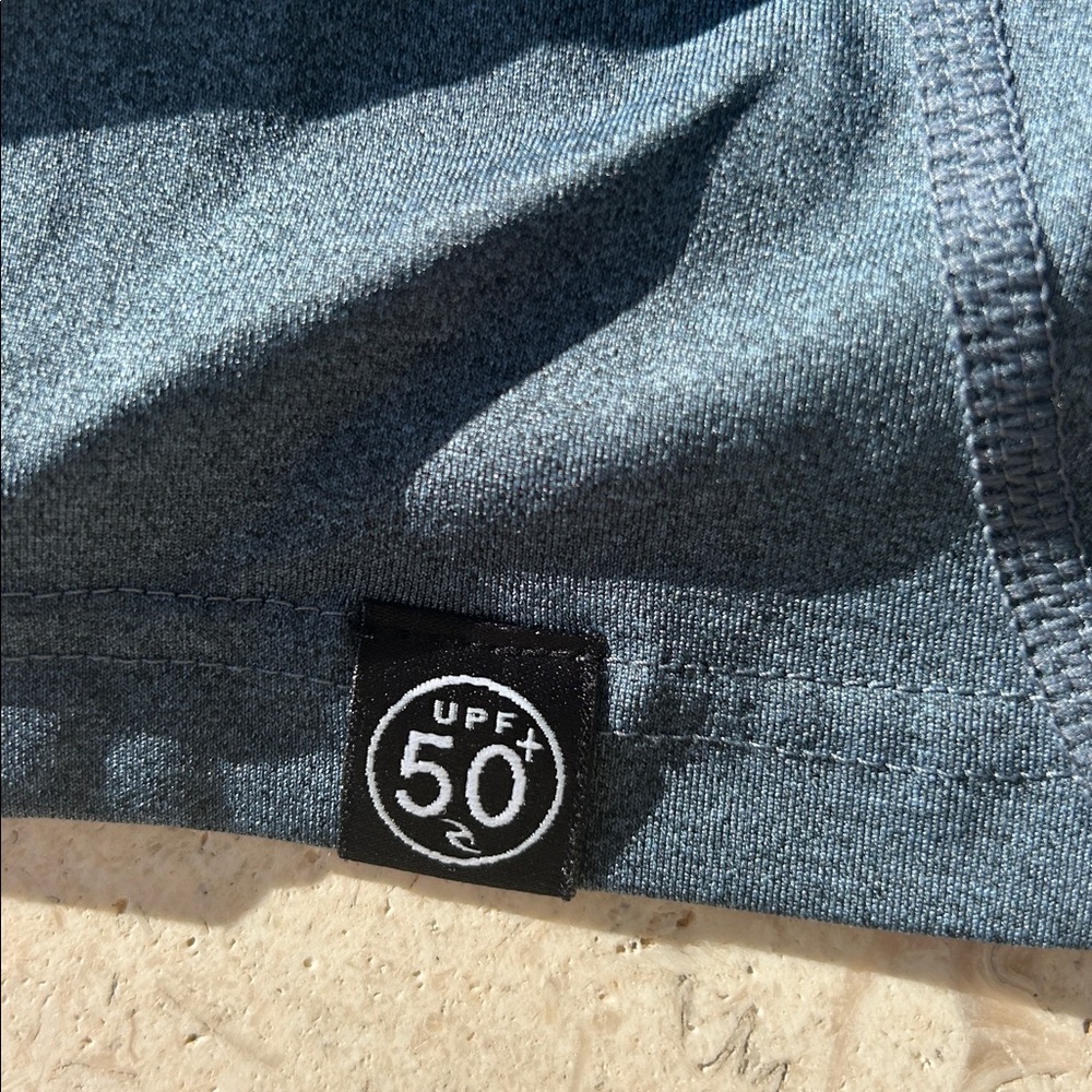 NWOT Rip Curl Blue Rash Guard - Picture 5 of 6
